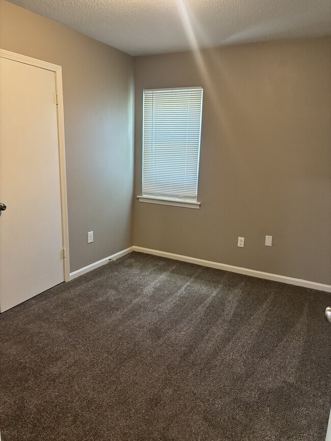 Building Photo - 5204 Breckenwood Dr