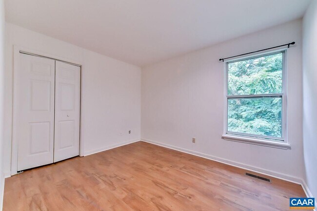 Building Photo - 104 Morris Paul Ct