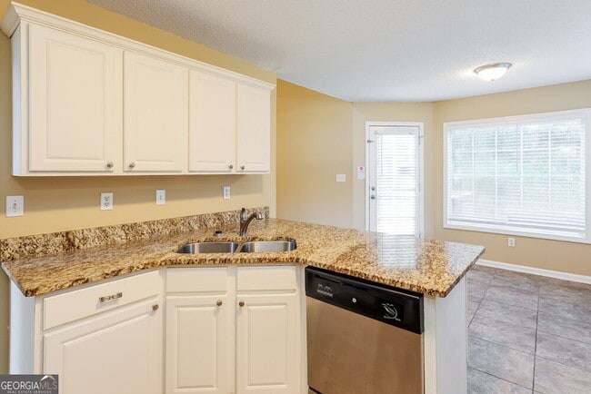 Building Photo - 198 Sawgrass Way