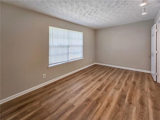 Building Photo - 7080 Greenbower Ln