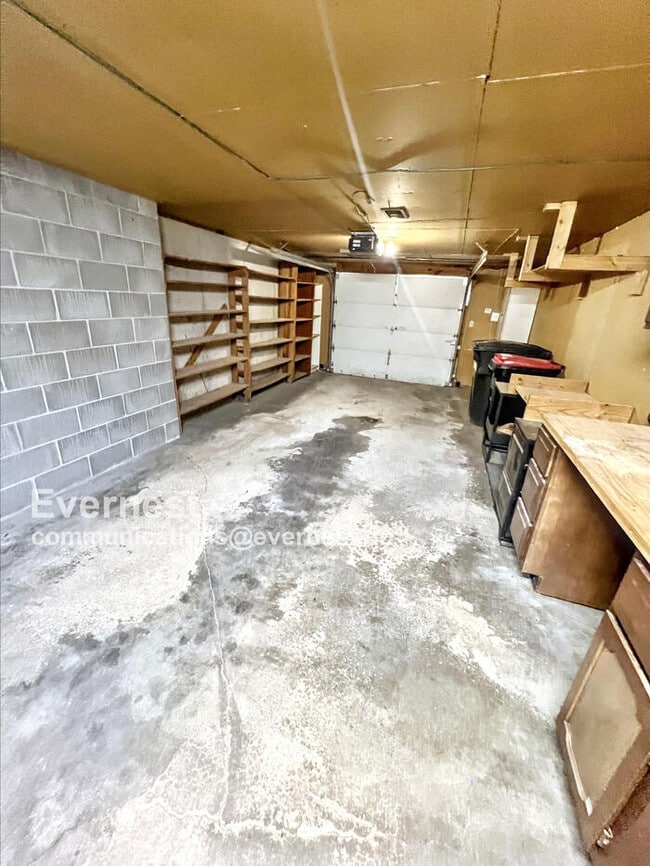 Building Photo - 8602 W 84th St