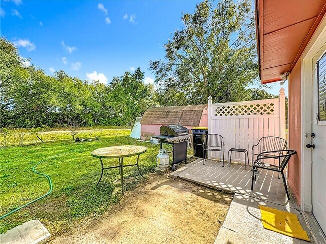 Building Photo - 739 Dromedary Dr