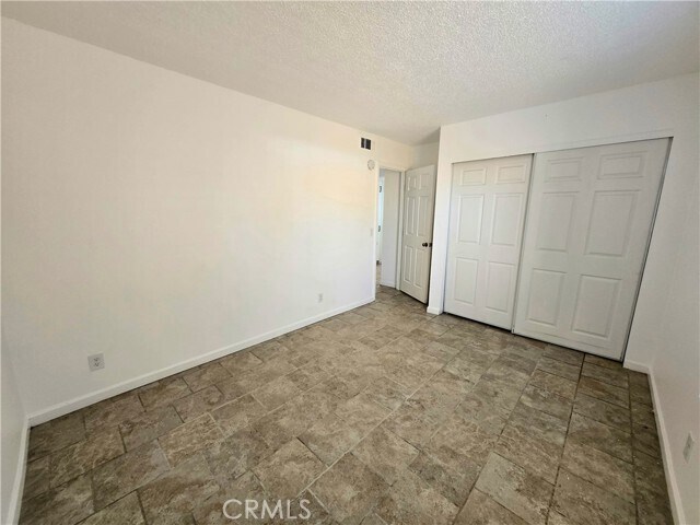 Building Photo - 853 Douglas Ct
