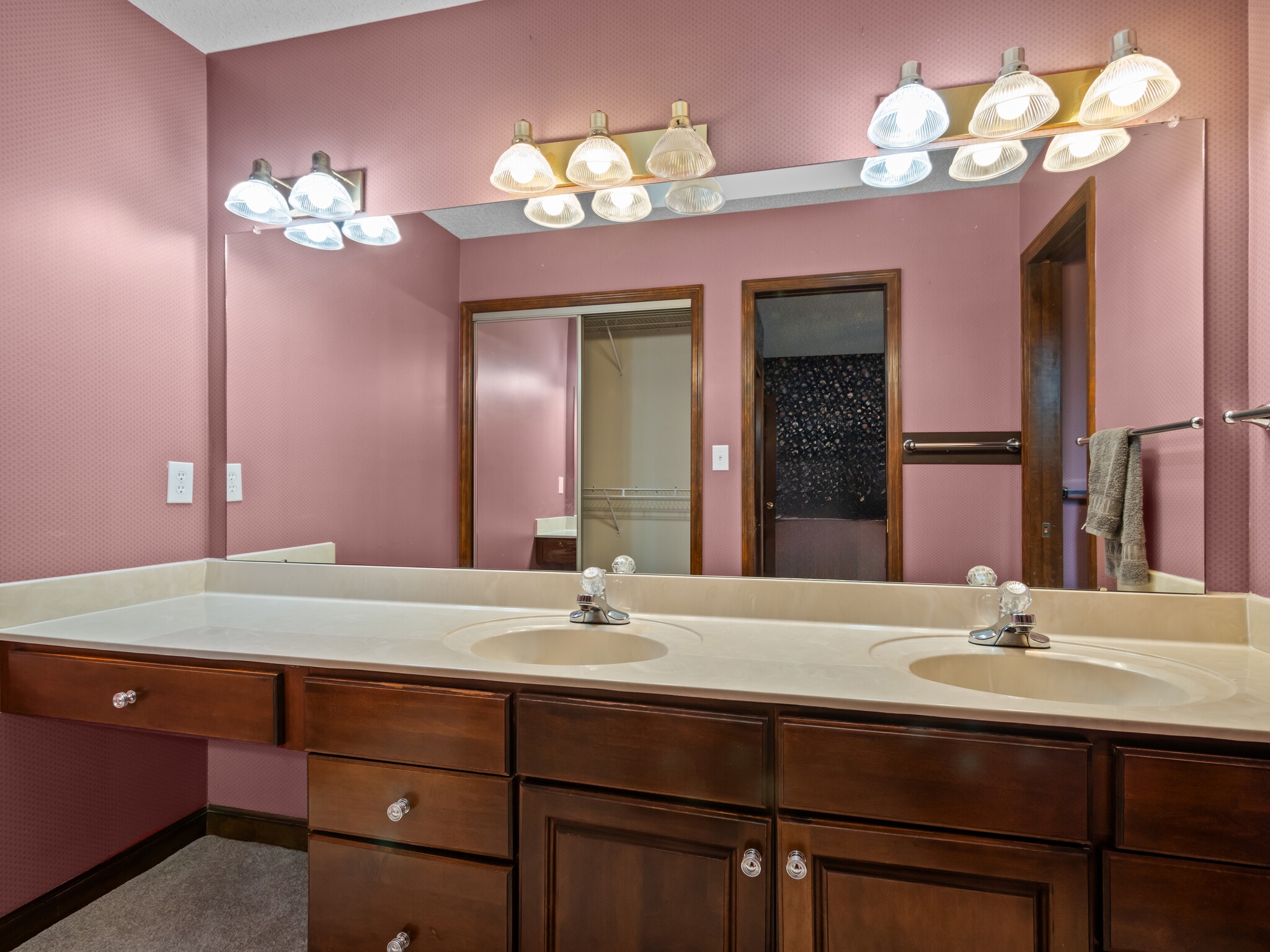 Building Photo - 138 White Oak Bluff Rd