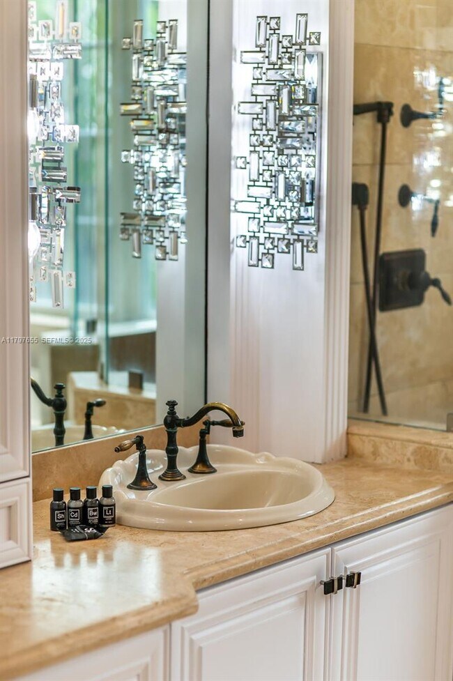 Building Photo - 1309 Middle River Dr