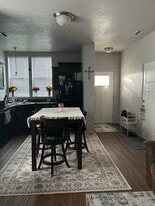 Building Photo - 4803 NE Oak Ln