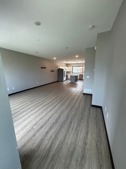Building Photo - 3064 Bluestem Trl