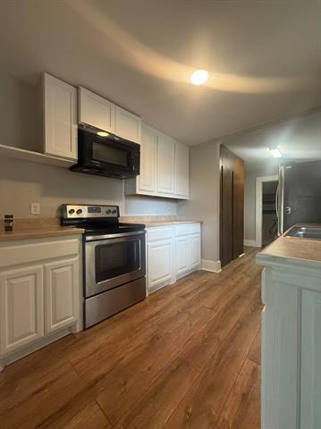 Building Photo - 8395 Sunrise Dr
