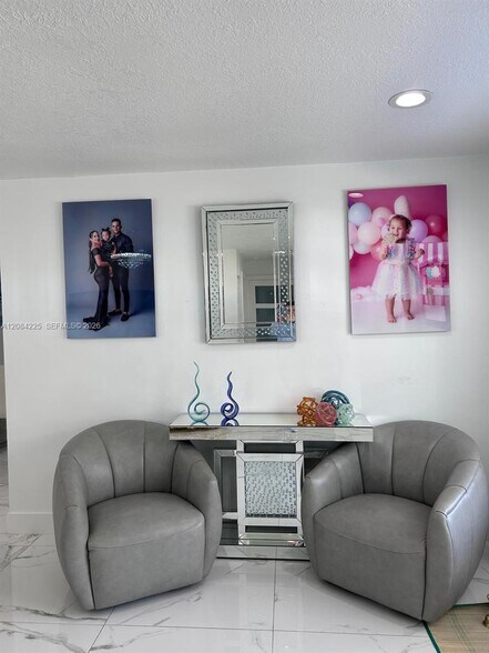 Building Photo - 1148 Grandview Cir