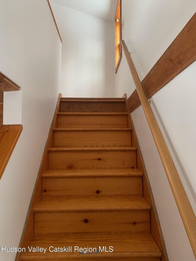 Building Photo - 442 Acorn Hill Rd