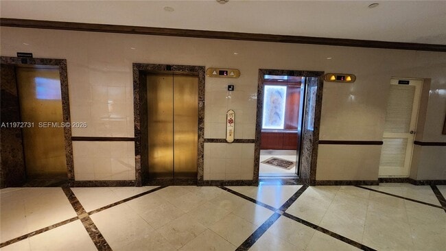 Building Photo - 18151 NE 31st Ct