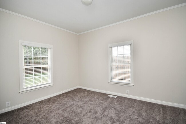 Building Photo - 5 Cardwell St