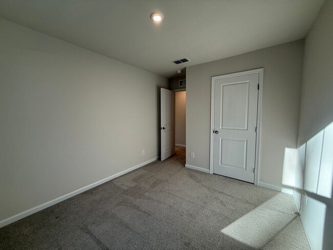 Building Photo - Modern 3-Bedroom Townhouse with Garage & Private Patio