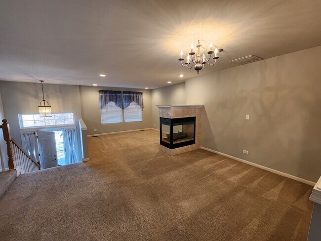 Building Photo - 1137 Reserve Dr