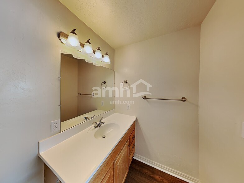 Building Photo - 7658 Snowy Owl Rd