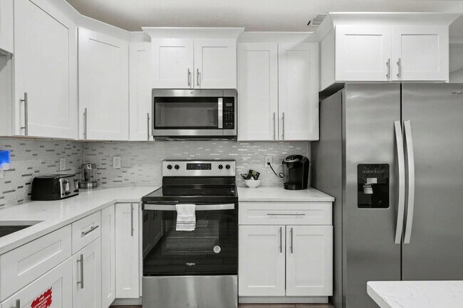 Building Photo - 1702 7th St N