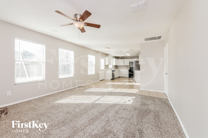 Building Photo - 4519 Green Meadow Dr