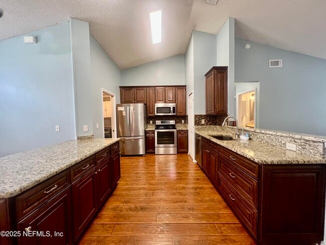 Building Photo - 8971 Rockpond Meadows Dr