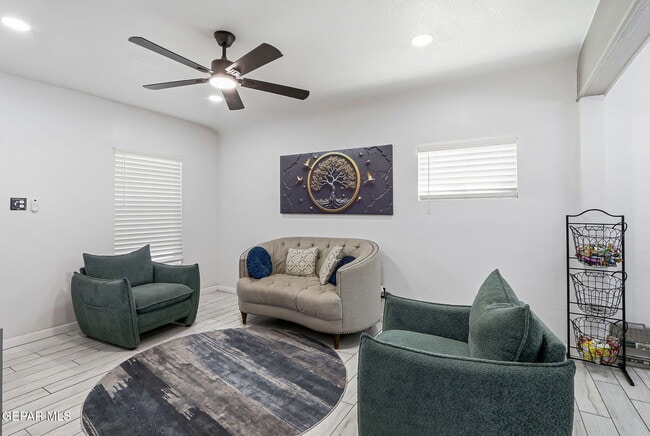 Building Photo - 7740 Phoenix Ave