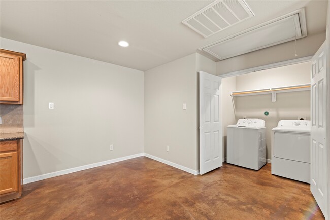 Building Photo - 16940 W Juneau St