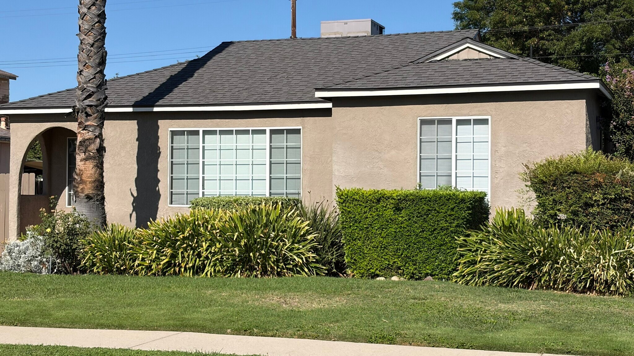 Building Photo - 6468 Zelzah Ave