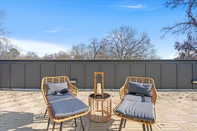 Building Photo - 1319 Anderson St