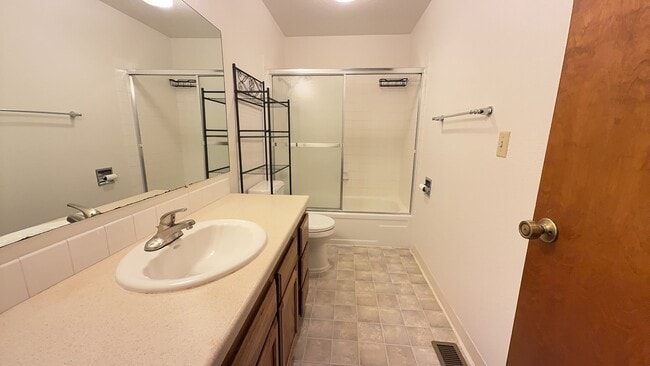 Building Photo - FAR125-Chicago