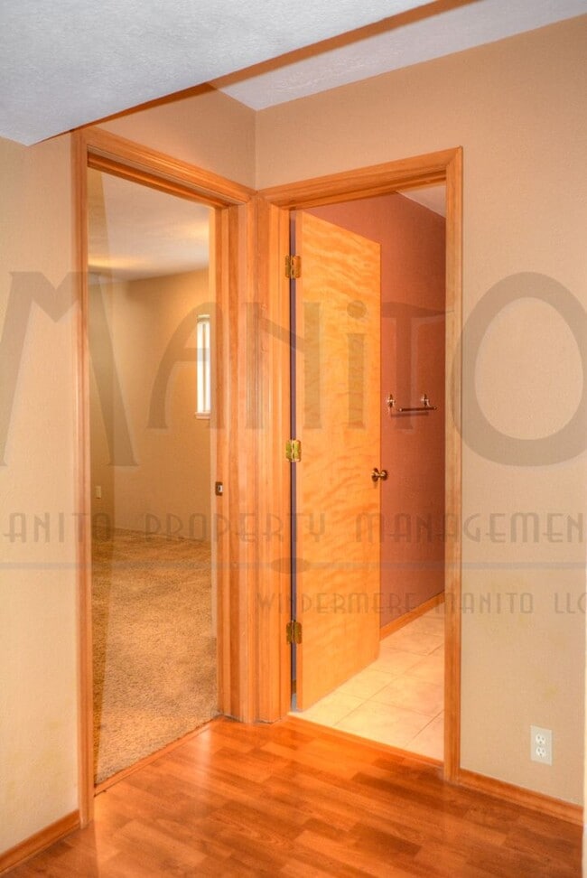 Building Photo - **COMING SOON** Spacious Wandermere Area Home