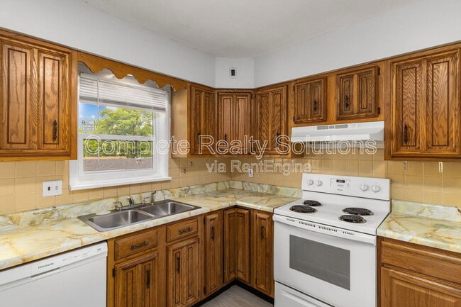 Building Photo - 8881 Darnell Pl