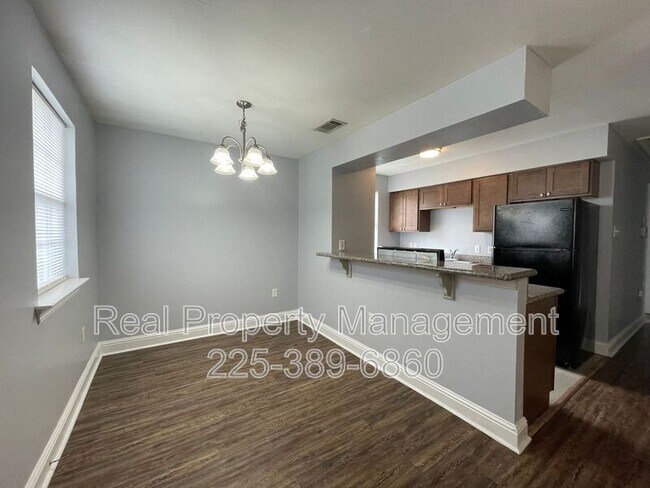 Building Photo - 5500 Dianna Dr