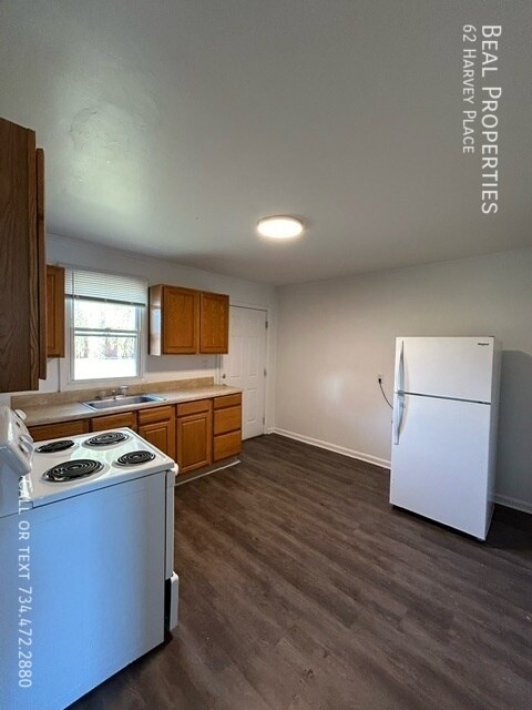 Building Photo - 62 Harvey Pl
