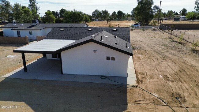 Building Photo - 40235 17th St W