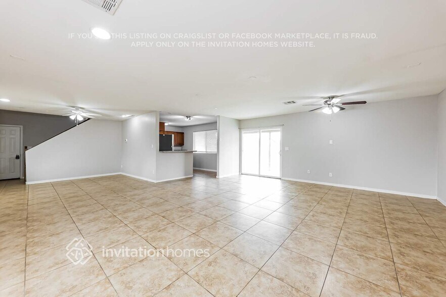 Building Photo - 12621 N 37th Dr