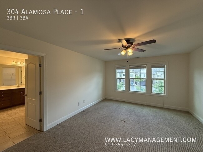 Building Photo - 304 Alamosa Pl