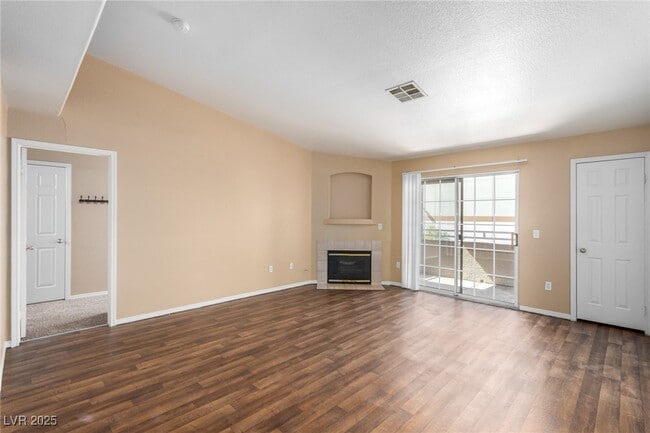 Primary Photo - 4730 E Craig Rd