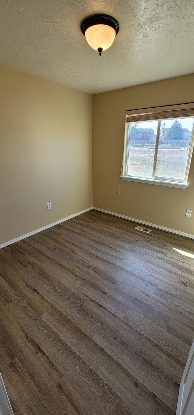 Building Photo - 16549 Old Friendship Way