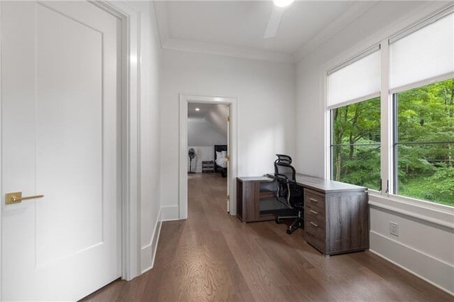 Building Photo - 306 Pinecrest Rd NE