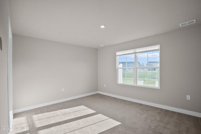 Building Photo - 3111 Edgehill Dr