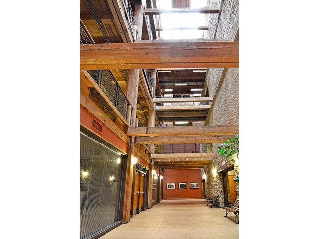 Building Photo - 400 N 1st St