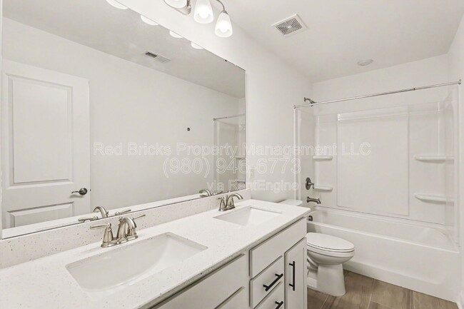 Building Photo - 15020 Sycamore Crossing Ct