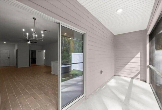 Building Photo - 3600 SE 37th Ct