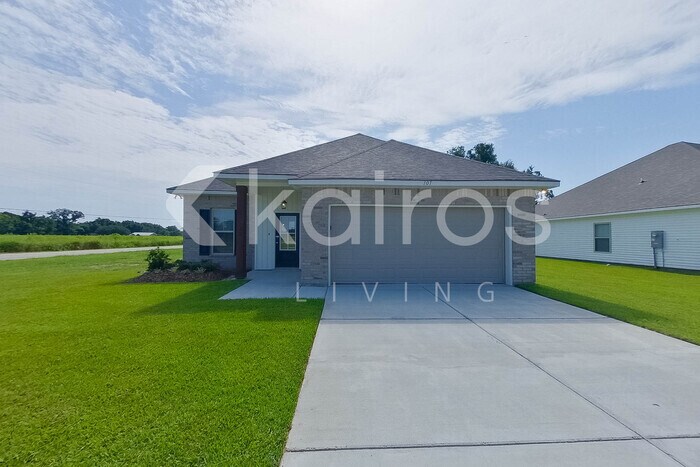 Primary Photo - 101 Carencro St