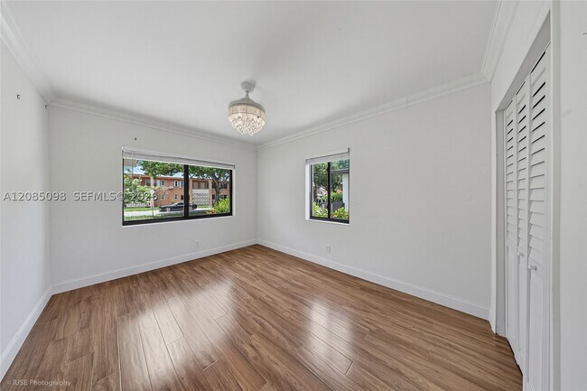Building Photo - 3640 SW 11th St