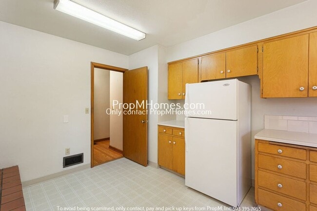 Building Photo - Spacious Mid-Century Three Bedroom Home In Woodstock!