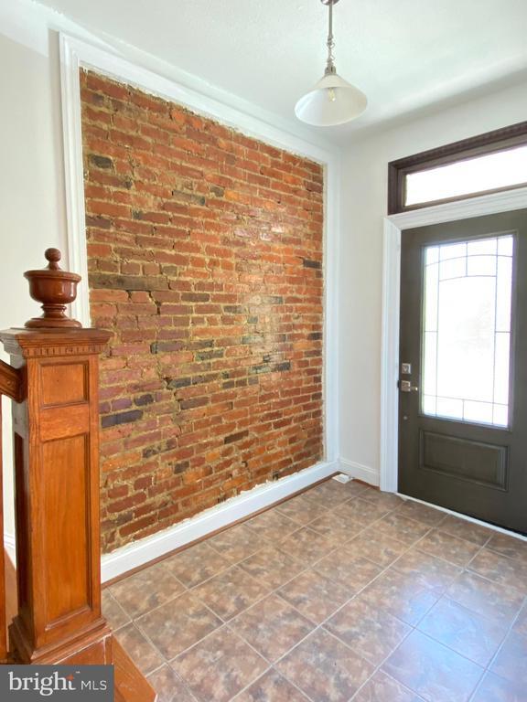 Building Photo - 615 Lamont St NW