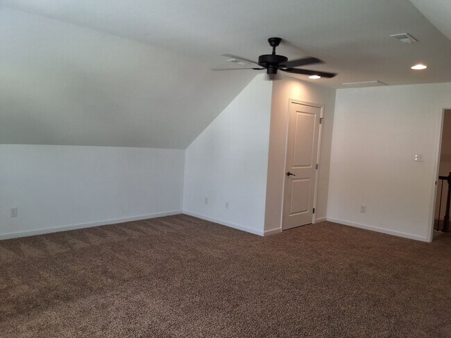 Building Photo - West Knoxville 37932 - 4 bedroom, 2 bath home in desirable Hardin Valley area. - Contact Sharon A...
