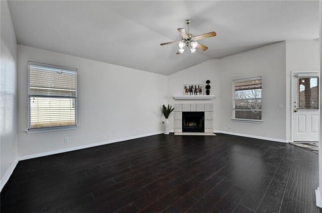 Building Photo - 317 McCoy Ln