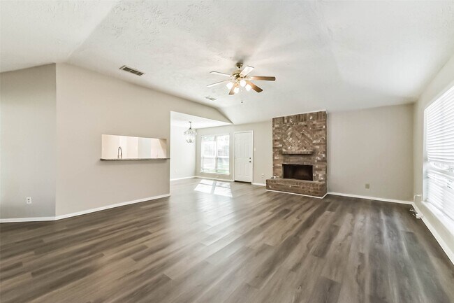 Building Photo - 2406 Pilgrims Bend Dr