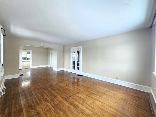 Building Photo - 2028 W 9th Ave