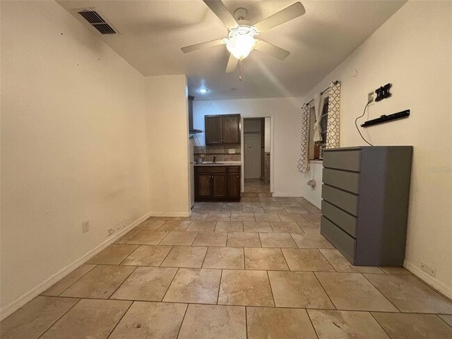 Building Photo - 1111 Pinar Dr